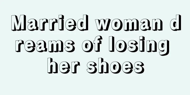 Married woman dreams of losing her shoes