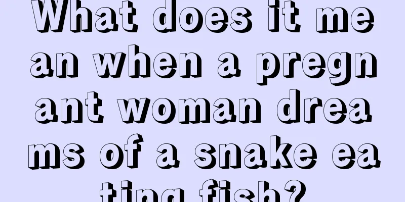 What does it mean when a pregnant woman dreams of a snake eating fish?